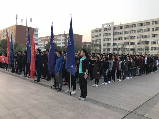 说明: 升旗